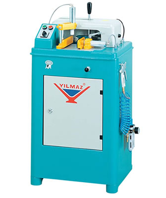 Masina de frezat montanti cu prindere pneumatica Model KM 211